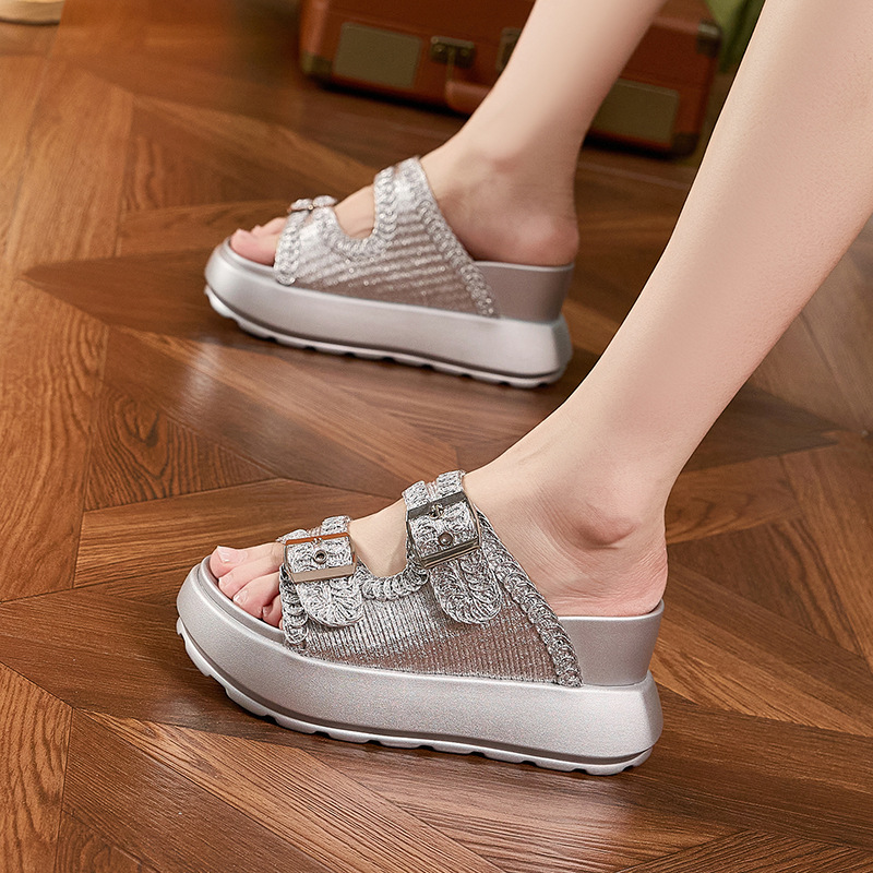 Sandały wsuwane na platformie  – Women Shoes Japanese Brand recenzja i cena