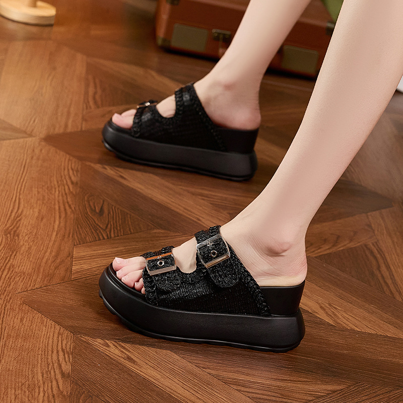 Sandały wsuwane na platformie  – Women Shoes Japanese Brand recenzja i cena
